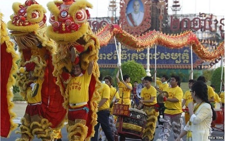 Các nước Châu Á đón Giao thừa, chào năm Ất Mùi - 7 Phnom Penh, Campuchia: