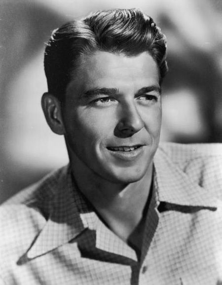 Làm phim, ra sách về cuộc đời phong lưu của Tổng thống Mỹ Reagan - 1 Ronald Reagan thời trẻ
