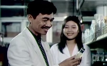 Nhớ lại phong vị phim Tết xưa - 3 Poster phim Tết này ai đến xông nhà