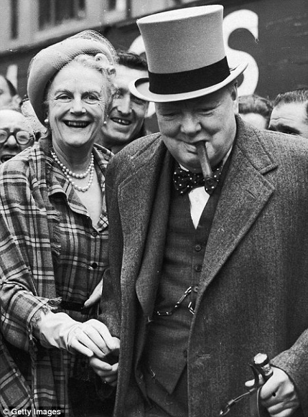 10 lá thư tình hay nhất mọi thời đại - 2 Thủ tướng Anh Winston Churchill và phu nhân.
