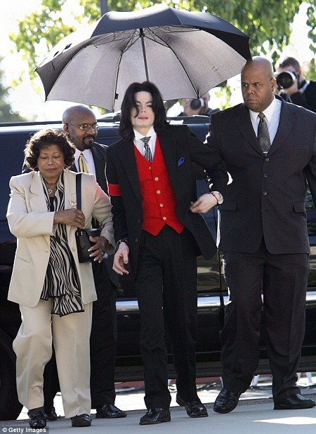 Nhà của Michael Jackson trở thành trung tâm cho trẻ bị lạm dụng tình dục - 5 Michael
Jackson - ông vua nhạc pop.