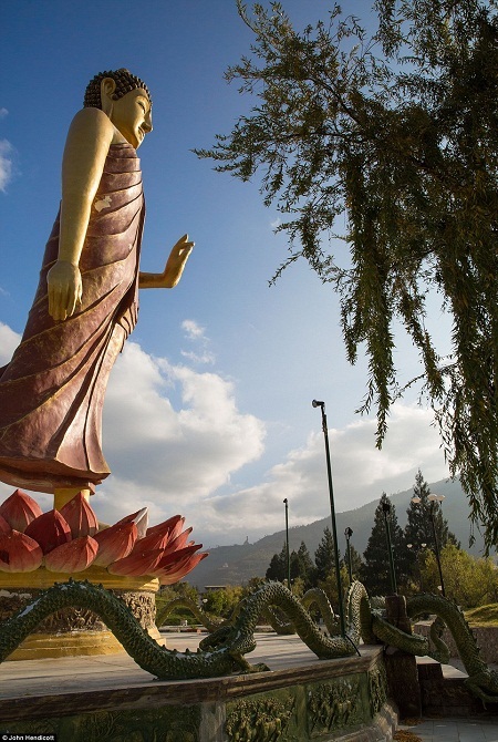 Hình ảnh “đất nước hạnh phúc nhất thế giới” - 8 Cung
điện của quốc vương Bhutan nằm ở thủ đô Thimpu được xây dựng từ năm 1953.