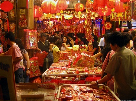 Ăn phở ở Hà Nội là một trong 100 trải nghiệm nên có trong đời - 16 Thử ăn Tết Âm lịch ở
Trung Quốc.