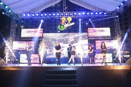 Fan K-pop mãn nhãn trong đêm hội “K-pop Lovers Festival 2015” - 2 Màn trình diễn với sự kết hợp ấn tượng của các FC