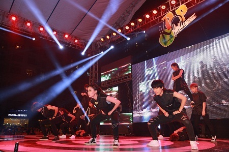 Fan K-pop mãn nhãn trong đêm hội “K-pop Lovers Festival 2015” - 4 Quán quân “Dancing FC” FC EXO