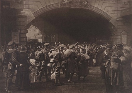 Bức
“Cánh cổng tiễn biệt”