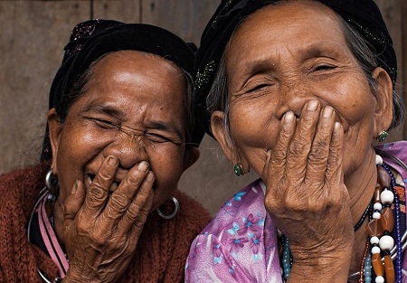 Vẻ đẹp “những nụ cười ẩn giấu của Việt Nam” - 5 Bích
Ngọc