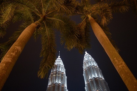 Hình ảnh thế giới “tắt đèn” vì tương lai xanh - 8 Tháp
đôi Petronas ở Kuala Lumpur, Malaysia.
