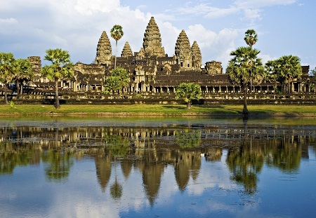 Người Campuchia phẫn nộ vì “vấn nạn” khỏa thân ở khu đền Angkor - 2 Người Campuchia phẫn nộ vì “vấn nạn” khỏa thân ở khu đền Angkor