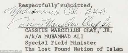 Vì sao thư từ chối đến Việt Nam của Muhammad Ali có giá... 10,6 tỉ đồng? - 7 Lá
thư có chữ ký tay của Mohammad Ali.