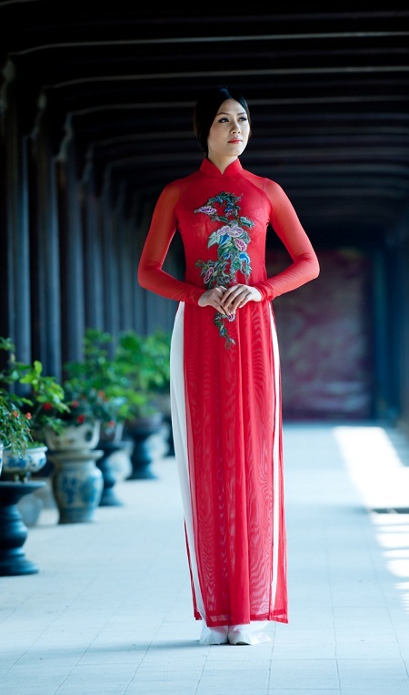 Nguyễn Thị Loan đẹp rạng ngời như “Hoa nắng” - 8 Tin: