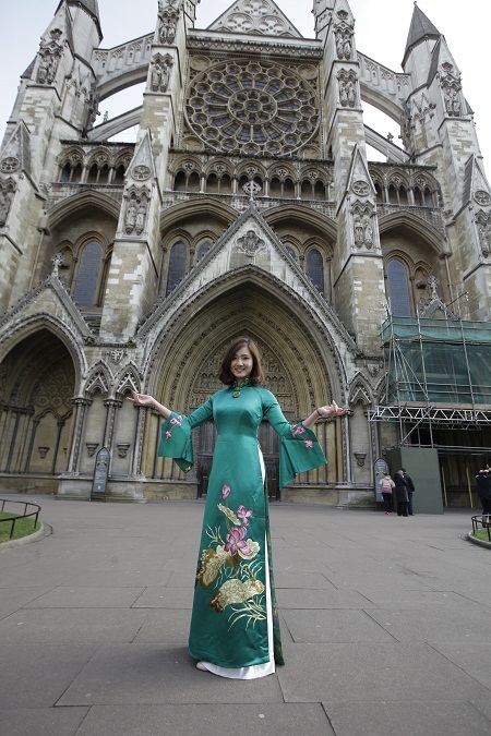 Ảnh áo dài Lan Hương