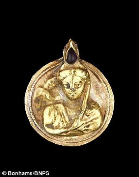 Đấu giá những món đồ trang sức 3.500 năm tuổi - 4 Tiểu
thuyết gia Elizabeth Jane Howard sinh thời có sở thích sưu tầm đồ trang sức cổ.