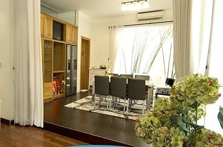 Những MC tiền tỷ của showbiz Việt - 13 Giáng My sở hữu nhiều xe hơi đắt tiền.