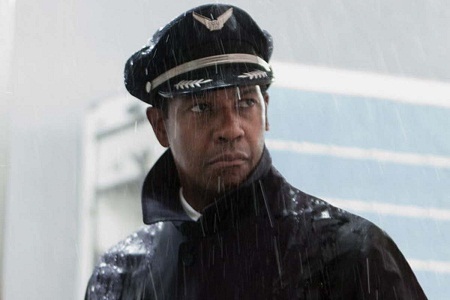6 diễn viên xứng đáng nhận cát-sê 435 tỉ đồng/1 phim - 6 Denzel Washington trong “Flight” (Chuyến bay - 2012).