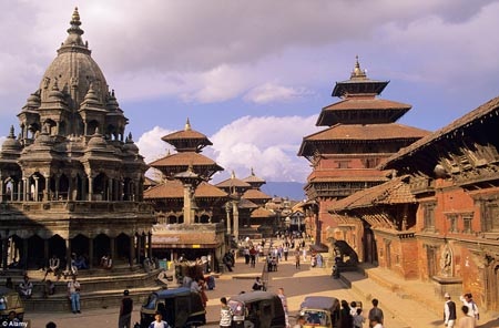 Hình ảnh văn hóa - lịch sử của Nepal “tang thương” sau động đất - 11 Quảng
trường Bhaktapur Durbar là một trong ba quảng trường chính ở thành phố
Kathmandu.