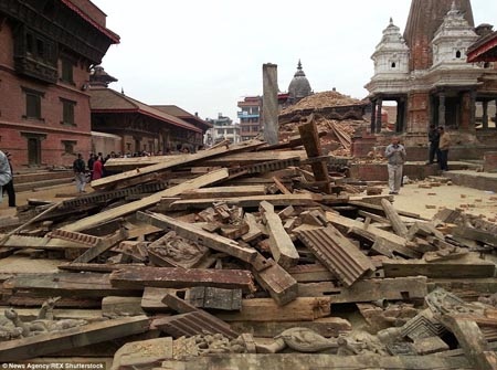 Hình ảnh văn hóa - lịch sử của Nepal “tang thương” sau động đất - 12 Quảng
trường Bhaktapur Durbar là một trong ba quảng trường chính ở thành phố
Kathmandu.