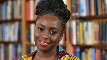 Tiểu thuyết gia người
Nigeria - Chimamanda Ngozi Adichie.