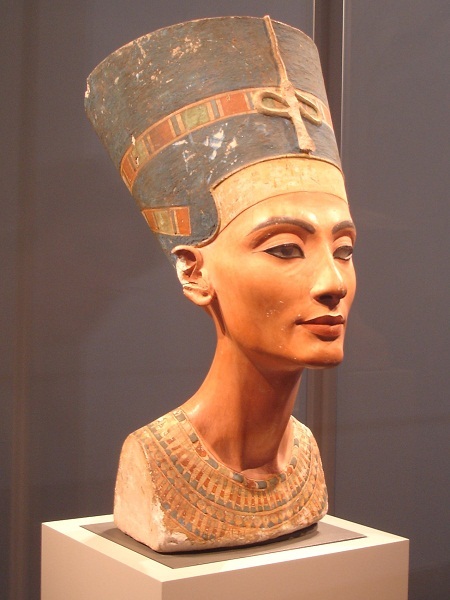 Bí quyết làm đẹp đặc biệt của các nữ hoàng xưa - 1 Hoàng hậu Ai Cập
Nefertiti