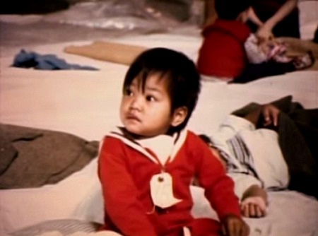 Hình ảnh trong phim về chiến dịch “không vận trẻ em” được đề cử Oscar - 16 Những đứa trẻ gốc Việt trong những ngày đầu ở Mỹ