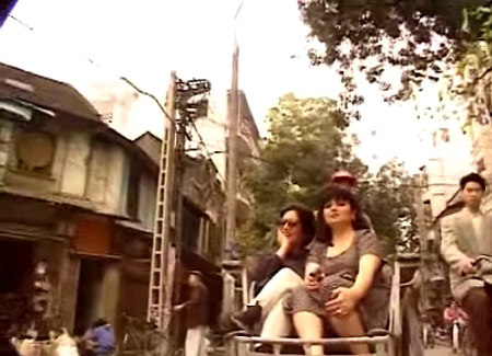 Hình ảnh trong phim về chiến dịch “không vận trẻ em” được đề cử Oscar - 22 Heidi trở về Việt Nam để tìm gia đình ruột thịt