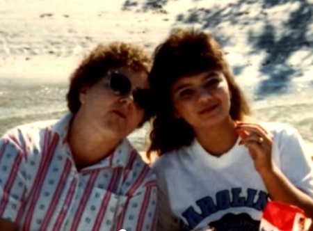 Hình ảnh trong phim về chiến dịch “không vận trẻ em” được đề cử Oscar - 8 Heidi và mẹ nuôi người Mỹ