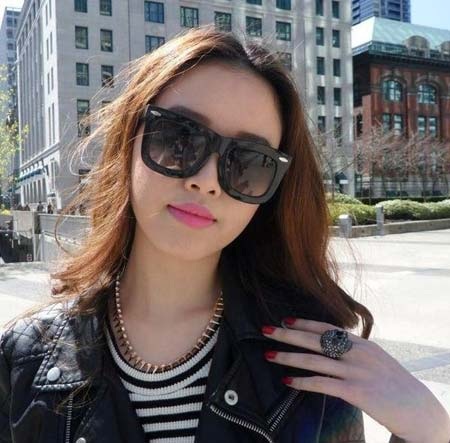 Cận cảnh nhan sắc thật của chị em gái các hoa hậu đẹp nhất Việt Nam - 9 Các nét trên gương mặt của Phượng còn được đánh giá là đẹp và hài hòa hơn so với chị gái