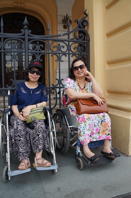 Nghĩ từ hình ảnh khiêng nhau vào... Nhà hát Lớn Hà Nội - 14 Nghĩ từ hình ảnh khiêng nhau vào... Nhà hát Lớn Hà Nội