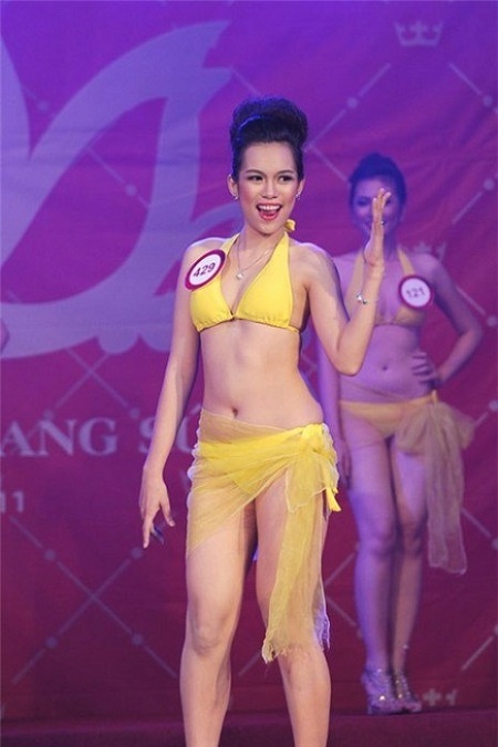 Cận cảnh nhan sắc thật của chị em gái các hoa hậu đẹp nhất Việt Nam - 15 Không có gương mặt thon trái xoan như chị gái nhưng Jacqueline mang nét đẹp Tây hơn