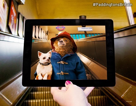 Thú vị bộ ảnh “cảnh phim đi tìm lại... bối cảnh” - 22 Gấu Paddington “xuất hiện” ở ga tàu điện ngầm St. John’s
Wood, London, Anh.