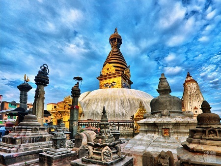 Nepal đối diện với nguy cơ bị trộm cắp cổ vật hàng loạt - 5 Đền Swayambhunath trước khi xảy ra động đất