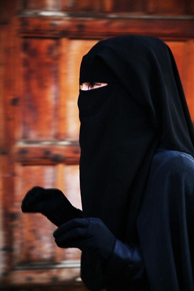 Câu chuyện khắc nghiệt về chiếc khăn trùm của phụ nữ Hồi Giáo - 2 Niqab