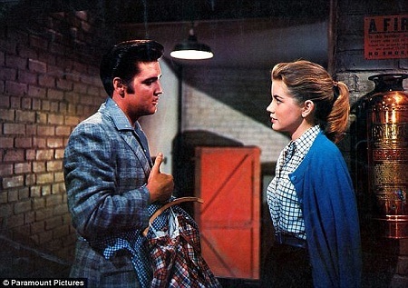 Chuyện đời nữ tu sĩ từng là ngôi sao điện ảnh gây sốt - 4 Nữ
tu Dolores Hart ở thời điểm hiện tại, giờ đây người ta gọi bà là Mẹ Dolores Hart.