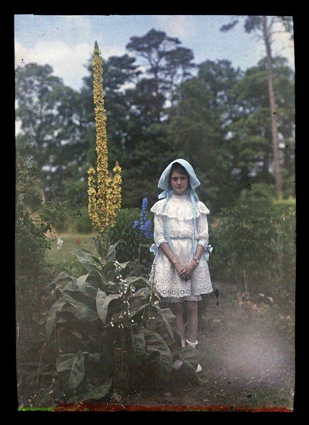 Những bức ảnh màu tuyệt đẹp chụp cách đây 100 năm - 15 Iris Laing năm 1910.