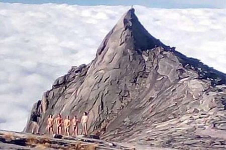 Xảy ra động đất vì du khách đã... khỏa thân trên núi thiêng? - 3 Núi Kinabalu, bang Sabah, Malaysia