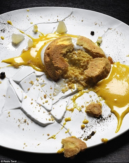 Một
tác phẩm của Damien Hirst.