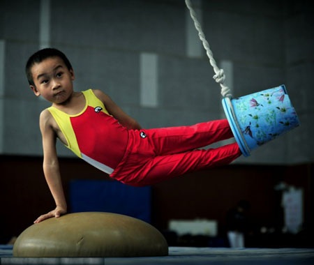 Ngay từ nhỏ, các em bé này đã cảm nhận được áp lực của những
giấc mơ huy chương