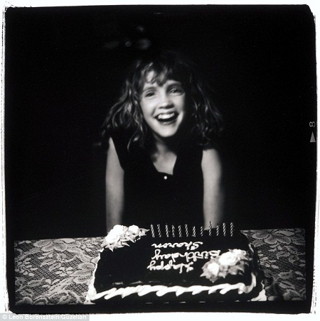 30 năm thực hiện bộ ảnh về con gái tật nguyền của người cha đơn thân - 7 Bộ ảnh cha đơn thân chăm con gái tật nguyền gây xúc động mạnh mẽ