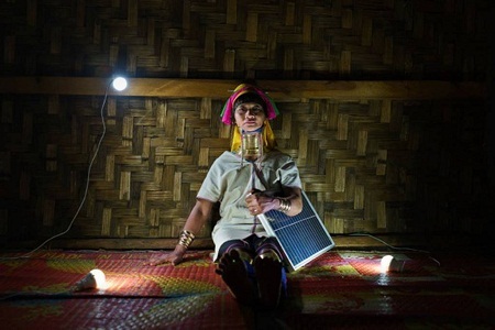 Bão cát trong thành phố
ở Kuwait (Ảnh: Rizalde Cayanan).