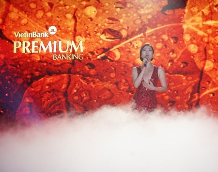 Nữ ca sĩ Lệ Quyên