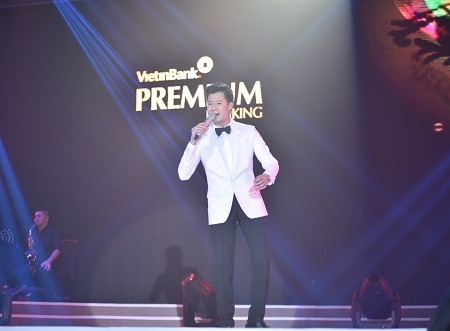 Nam ca sĩ Quang Dũng