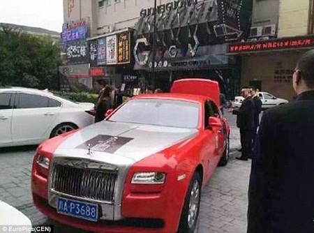 Nam ca sĩ “Gangnam Style” gặp tai nạn giao thông - 4 Nam ca sĩ “Gangnam Style” gặp tai nạn giao thông