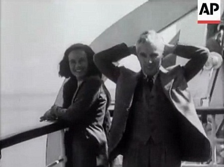 Một triệu phút lịch sử quý giá của nhân loại - 3 Charlie
Chaplin và người vợ thứ 3 - nữ diễn viên kịch Paulette Goddard trong tuần trăng
mật.