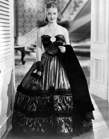 Những bảo hiểm thân thể kỳ lạ nhất của các ngôi sao - 22 Nữ diễn viên Marlene
Dietrich đã mua bảo hiểm cho giọng nói của mình ở mức 1 triệu đô.