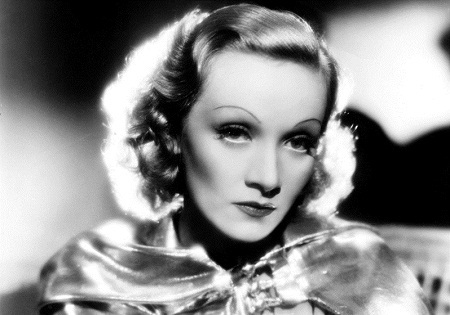 Những bảo hiểm thân thể kỳ lạ nhất của các ngôi sao - 17 Nữ diễn viên Marlene
Dietrich đã mua bảo hiểm cho giọng nói của mình ở mức 1 triệu đô.