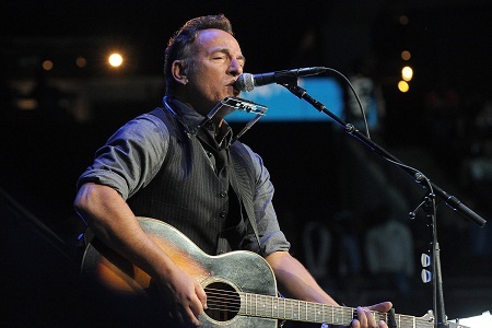Những bảo hiểm thân thể kỳ lạ nhất của các ngôi sao - 9 Nam ca sĩ Bruce
Springsteen mua bảo hiểm cho dây thanh quản ở mức 5,7 triệu đô.