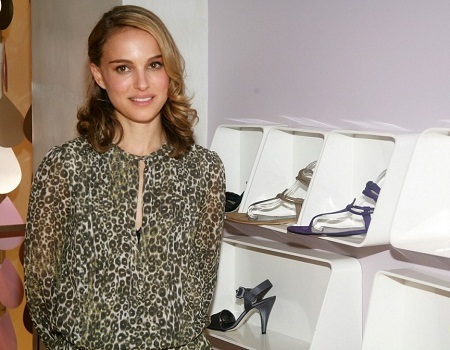 Những phát minh kỳ lạ của các... nghệ sĩ - 5 Nữ
diễn viên Natalie Portman nghĩ ra… “giày ăn chay”