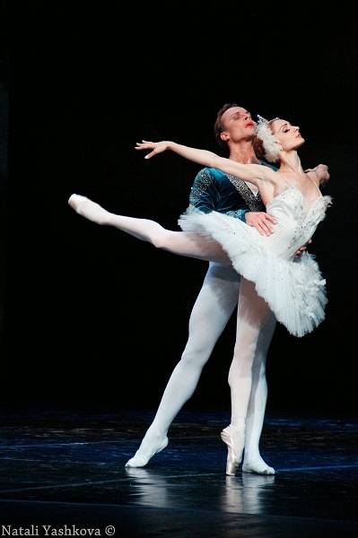 Xem tuyệt tác ballet “Hồ thiên nga” với công nghệ 3D - 9 Hương Nguyễn