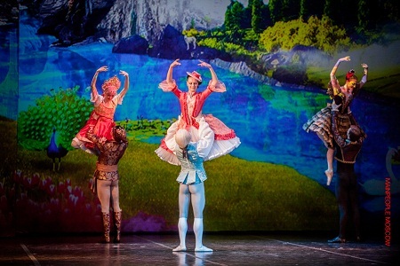 Xem tuyệt tác ballet “Hồ thiên nga” với công nghệ 3D - 4 Hương Nguyễn