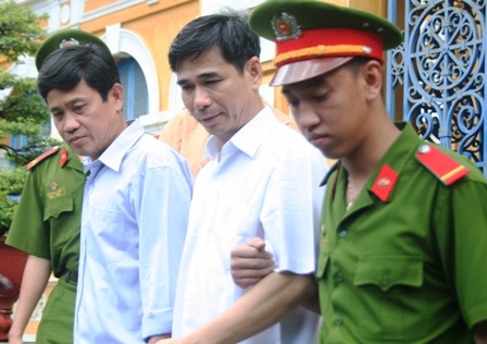 Thêm tội, tăng án tù đối với nguyên chủ tịch quận Gò Vấp - 2 Thêm tội, tăng án tù đối với nguyên chủ tịch quận Gò Vấp - 2